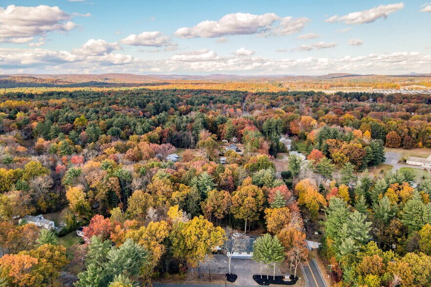 More Photos Of 2 Gordon St, Simsbury Office For Lease
