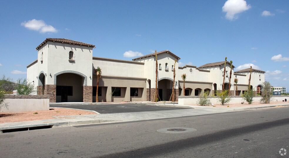 More Photos Of 2103 W Parkside Ln, Phoenix Warehouse For Lease