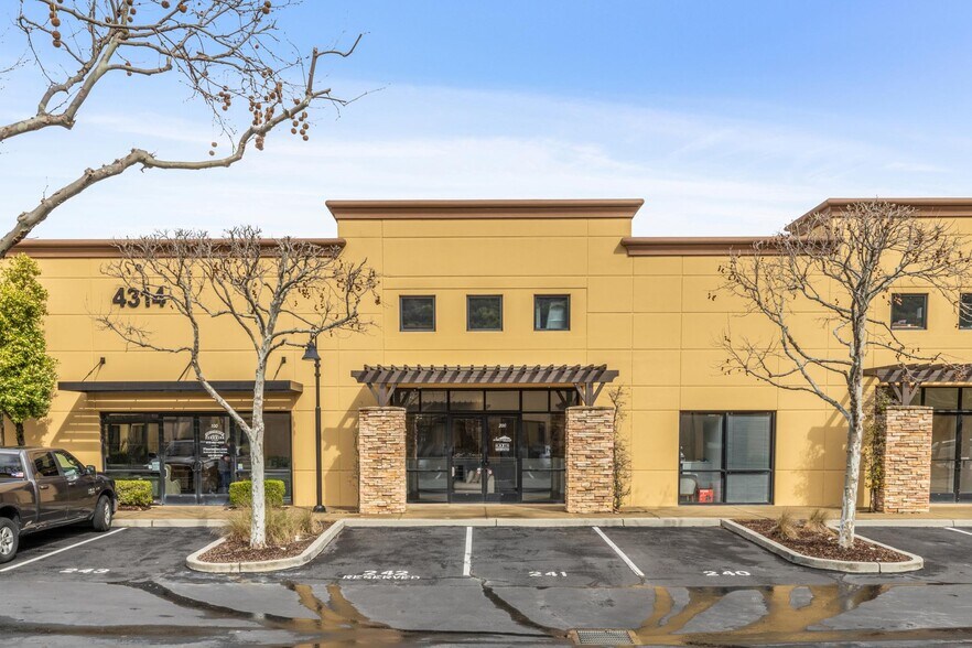 Primary Photo Of 4314 Redwood Hwy, San Rafael Office For Sale