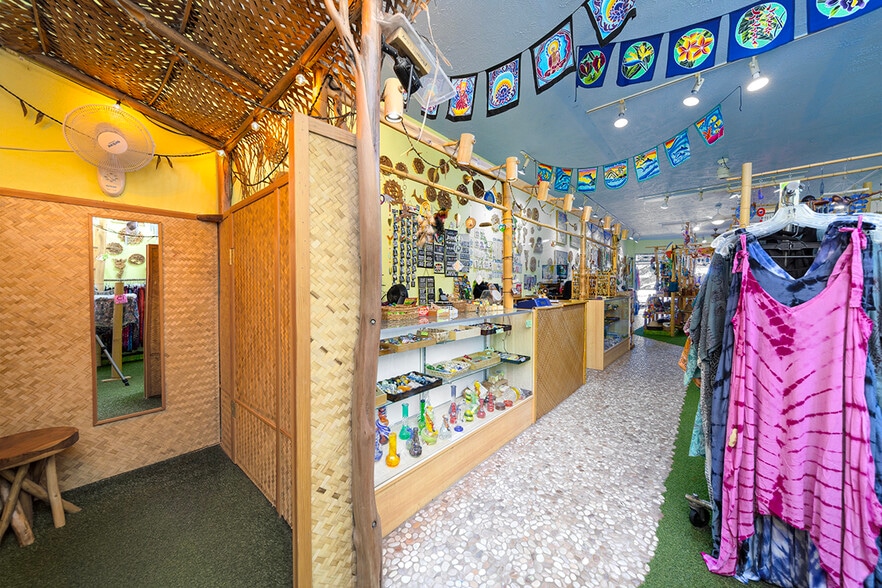 More Photos Of 300-302 Kamehameha Ave, Hilo Storefront For Sale