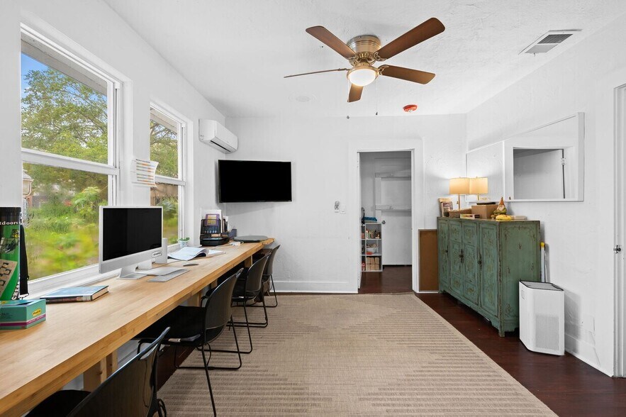 More Photos Of , Fort Lauderdale General Retail For Sale