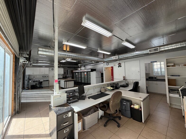More Photos Of 7304 Canby Ave, Reseda Apartments For Sale