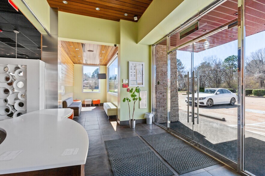 More Photos Of 102 Clinton Center Dr, Clinton Restaurant For Sale