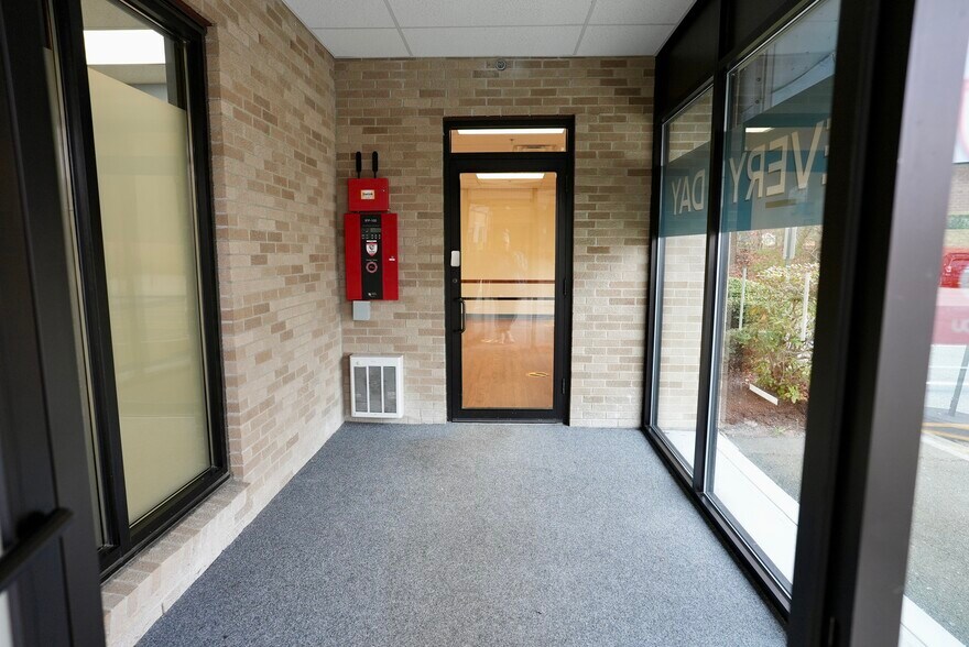 More Photos Of 1340 Belmont St, Brockton Medical For Lease