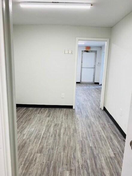 More Photos Of 1137 Hackney St, Houston Warehouse For Lease