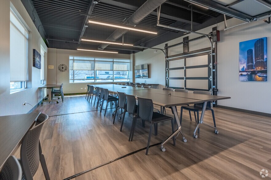 More Photos Of 7851 W 185th St, Tinley Park Unknown For Lease