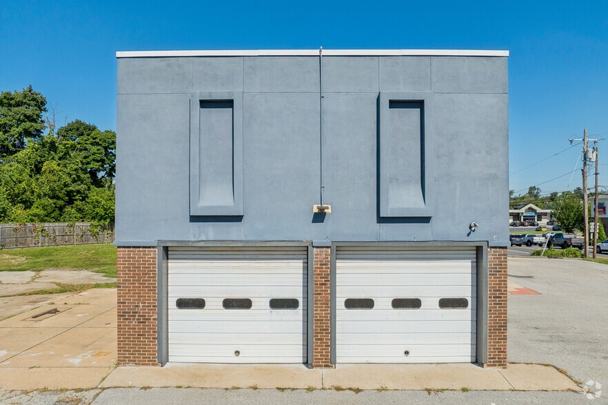 More Photos Of 2207 Saint James Church Rd, Wilmington Auto Repair For Lease