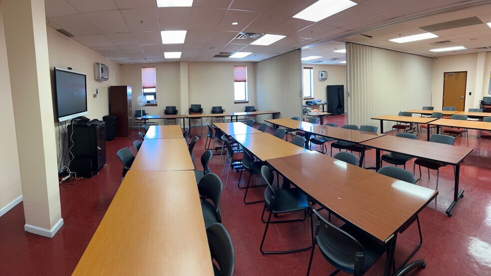 More Photos Of 5548-5554 Chestnut St, Philadelphia Office For Lease