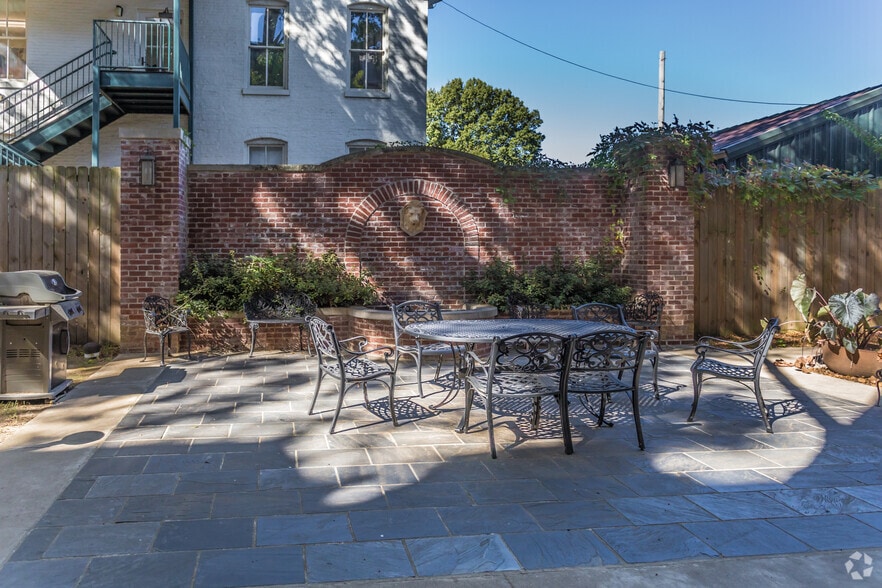 More Photos Of 360 Metal Museum Dr, Memphis Apartments For Sale