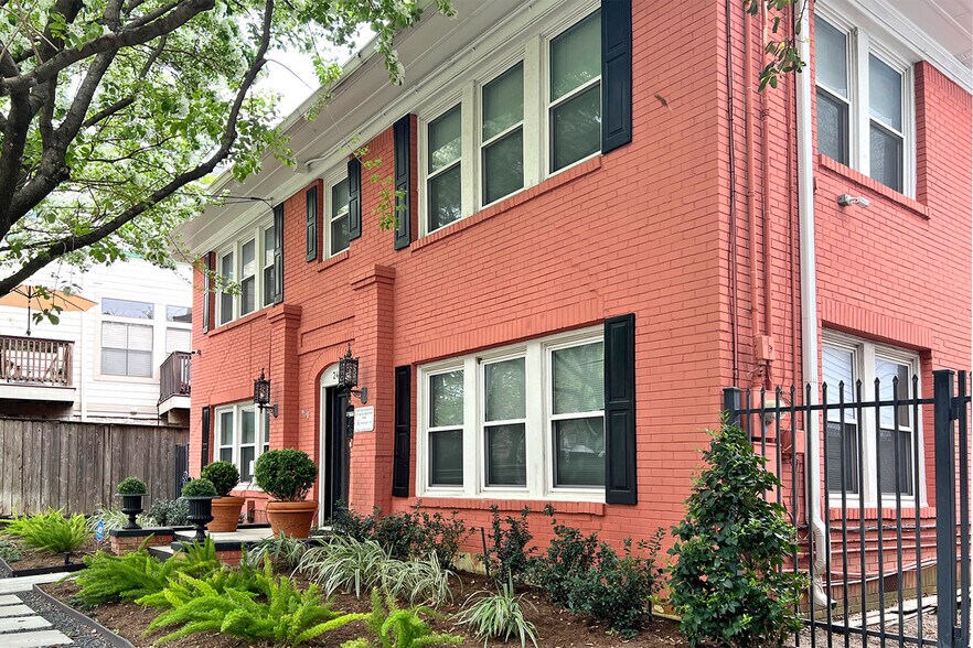 More Photos Of 2407 Waugh Dr, Houston Office Residential For Sale