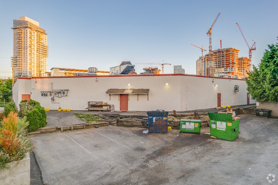 More Photos Of 555 Clarke Rd, Coquitlam Storefront Retail Office For Lease