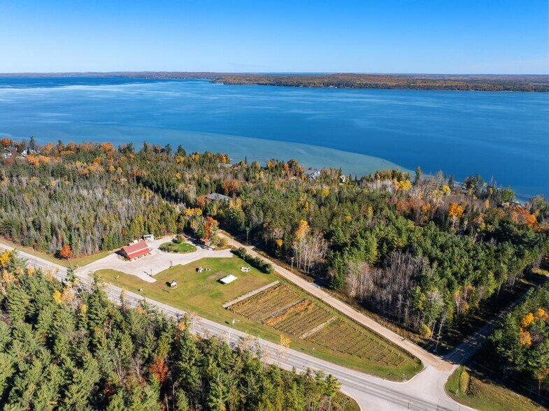 More Photos Of 9090 M-68, Alanson Storefront For Sale