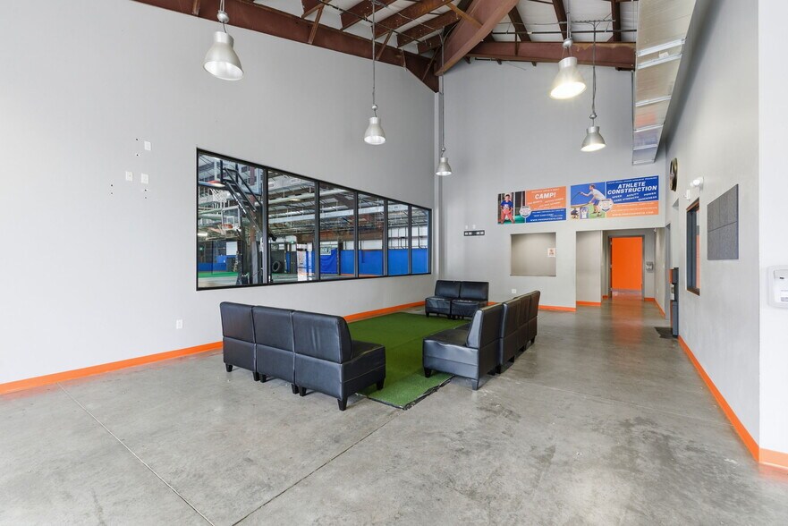 More Photos Of 3201 Northside Dr, Raleigh Light Distribution For Lease