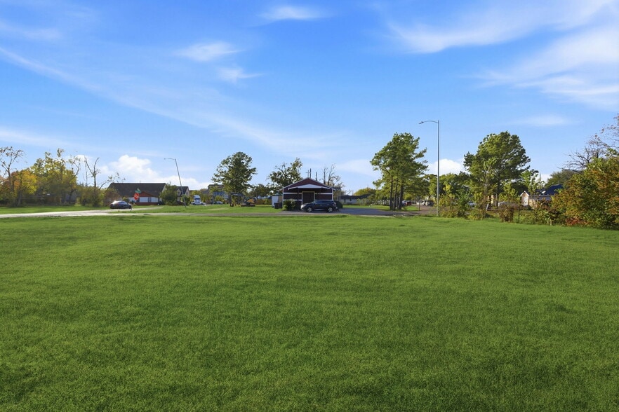 More Photos Of 5043 5045 Higgins and 5035 5037 Paula Street st, Houston Land For Sale