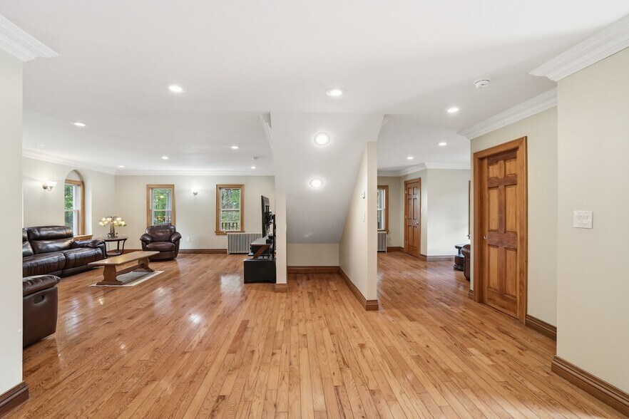 More Photos Of 1015 PA-390, Greentown Specialty For Sale