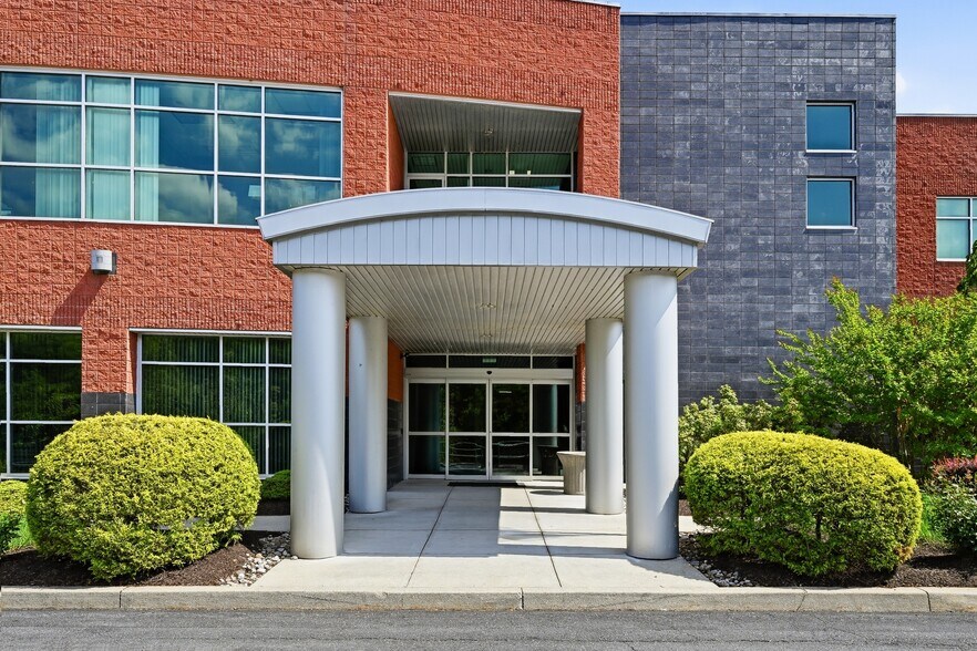 More Photos Of 3 Walnut St, Lemoyne Medical For Lease