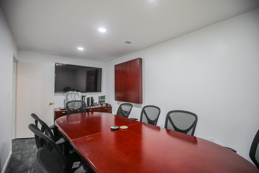 More Photos Of , Rockville Office For Sale