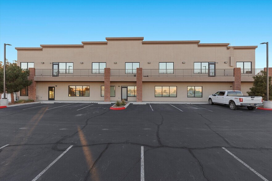 More Photos Of 7080 La Cienega St, Las Vegas Office For Sale