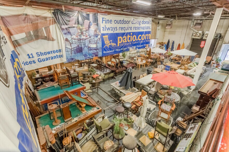 More Photos Of 58-74 Largo Dr, Stamford Light Distribution For Sale