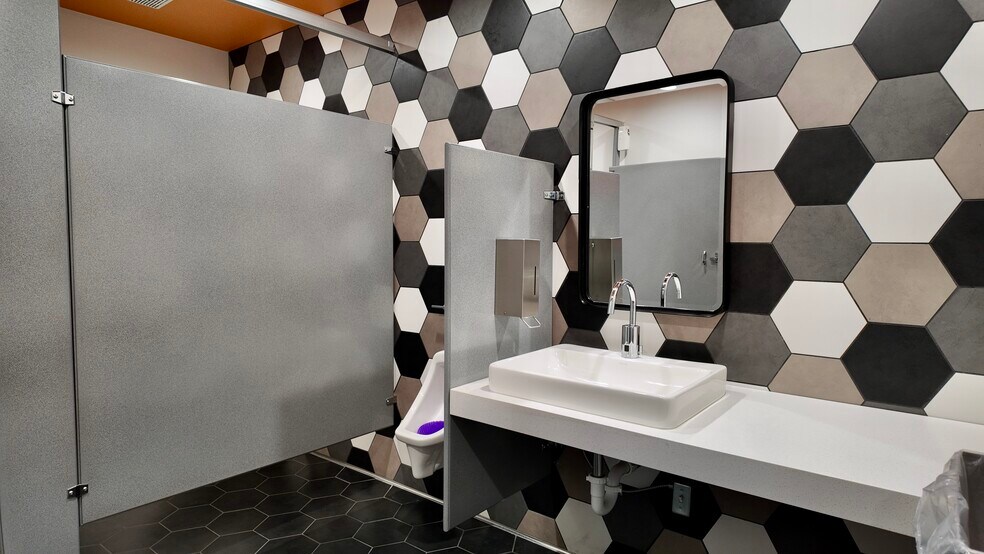 More Photos Of 330 E Warm Springs Rd, Las Vegas Office For Sale