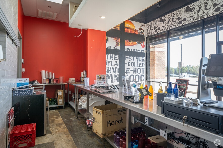 More Photos Of 4001 S Sam Houston Pky, Houston Storefront For Lease