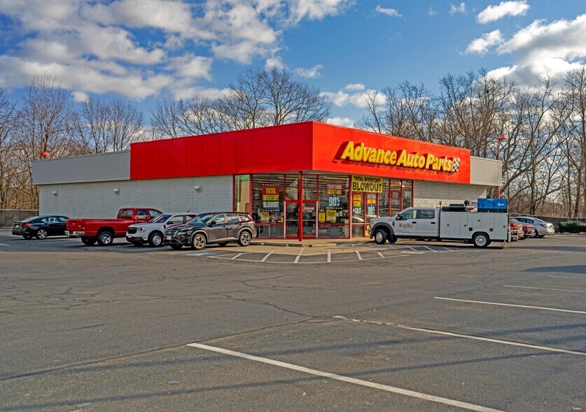More Photos Of 995 N Montello St, Brockton Freestanding For Lease