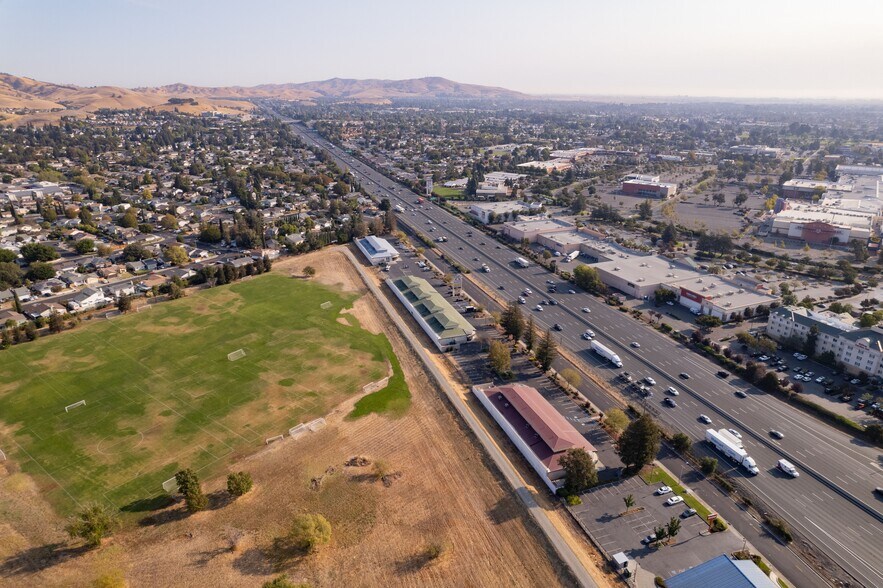 More Photos Of 1595 Holiday Ln, Fairfield Unknown For Lease