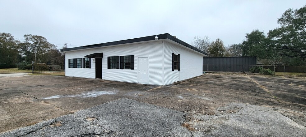 More Photos Of 900 Highway 3, League City Freestanding For Sale