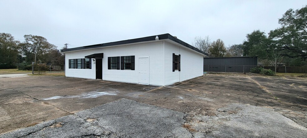 More Photos Of 900 Highway 3, League City Freestanding For Lease