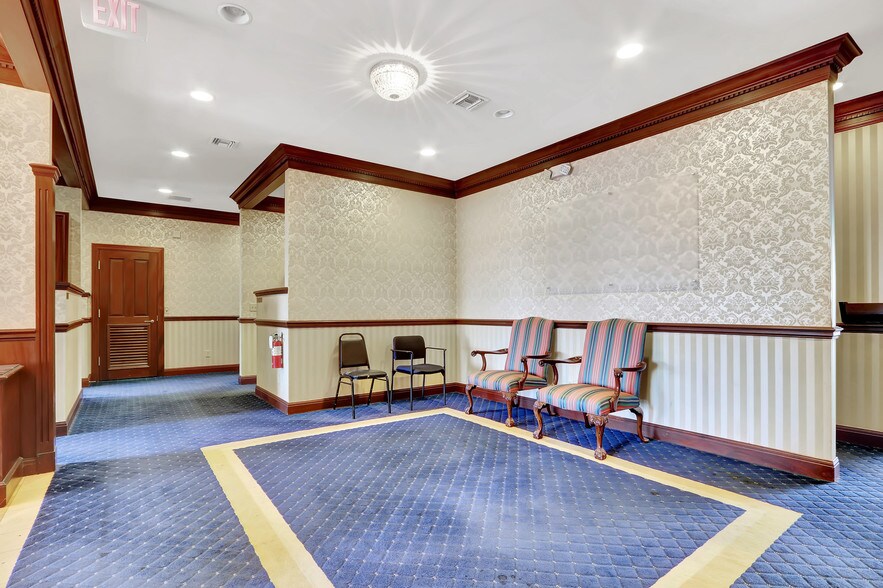 More Photos Of 117 SE Seminole St, Stuart Medical For Sale