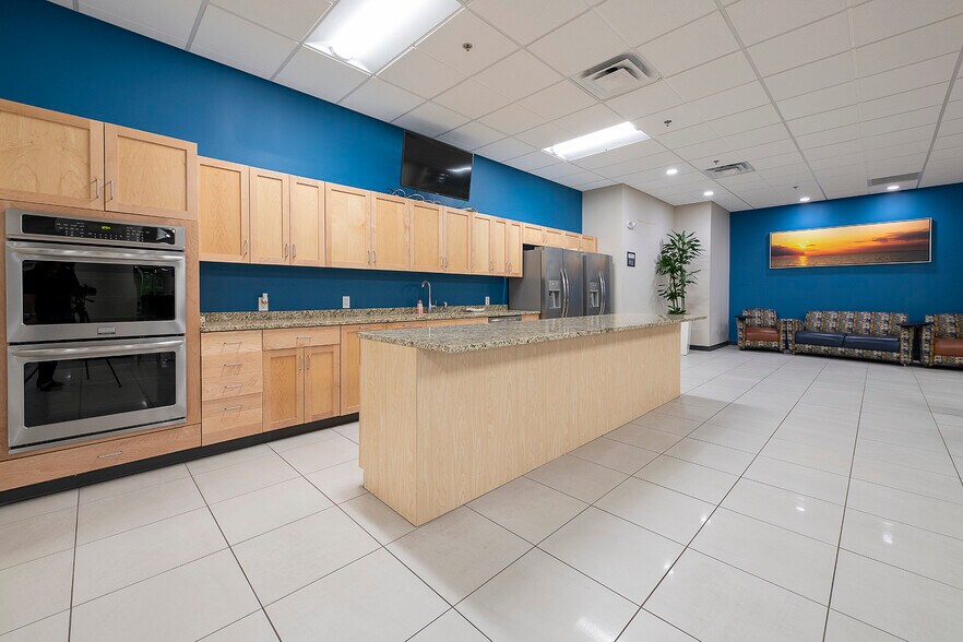 More Photos Of 1228 Euclid Ave, Cleveland Office For Lease