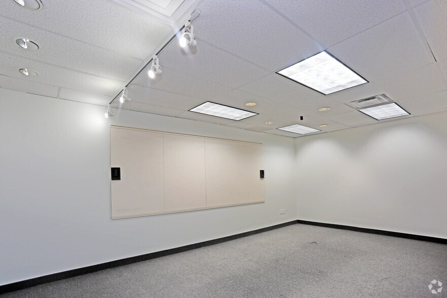 More Photos Of 6500 N Belt Line Rd, Irving Office For Lease