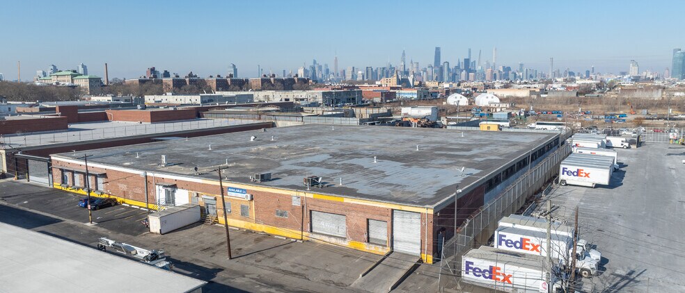 More Photos Of 9 Rewe St, Brooklyn Distribution For Lease