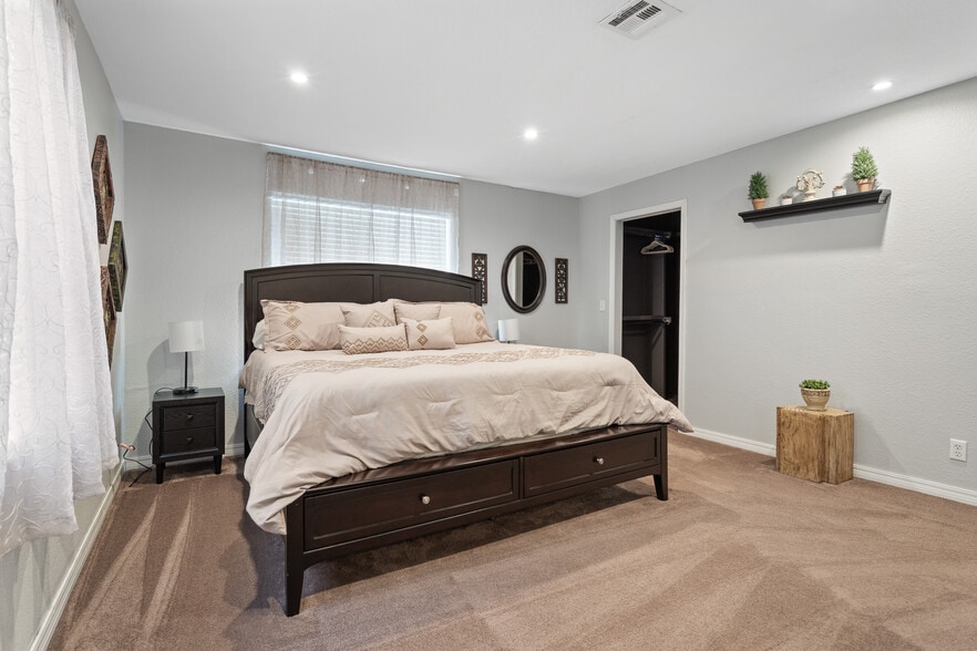 More Photos Of 3133 Chickasaw Trl, Sulphur Restaurant For Sale