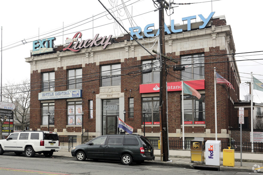 Primary Photo Of 290 Ferry St, Newark Office For Lease