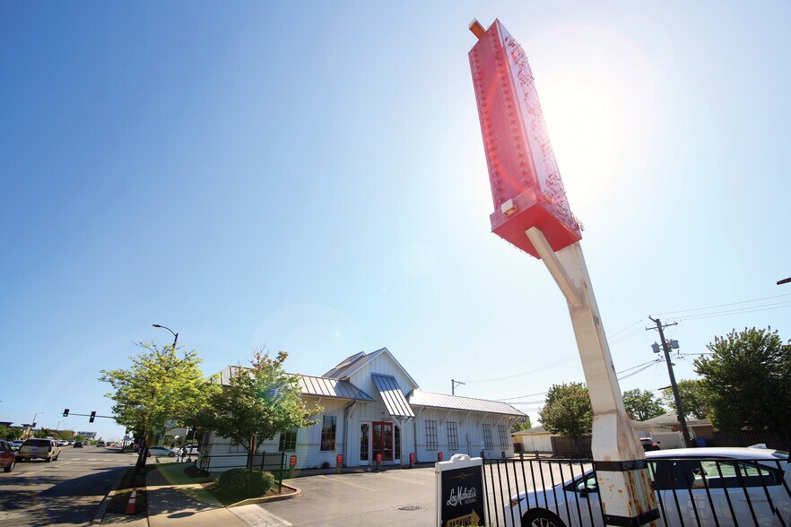 More Photos Of 6456 S Cicero Ave, Chicago Restaurant For Sale