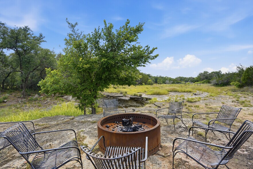 More Photos Of 6725 Rollins Rd, Granbury Specialty For Sale