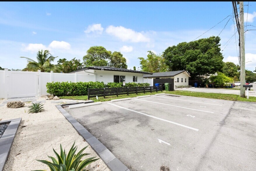 Primary Photo Of 1702-1708 SW 20th St, Fort Lauderdale Apartments For Lease