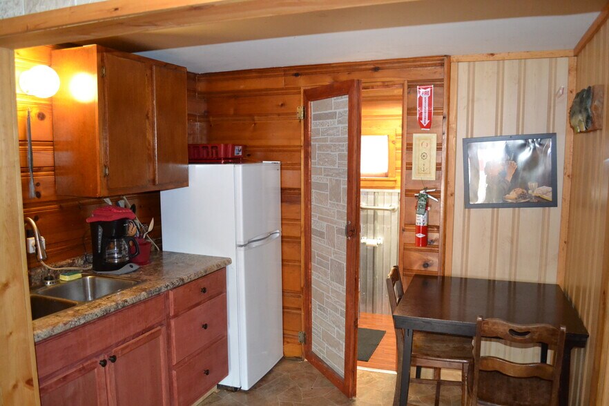 More Photos Of 2373 Untalulti Dr, Monticello Specialty For Sale