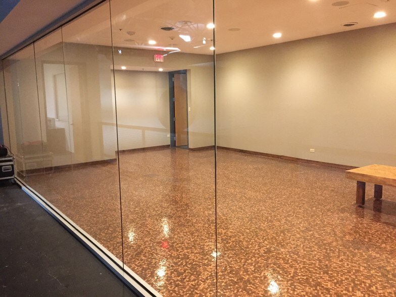 More Photos Of 550 Lake Cook Rd, Deerfield Sports And Entertainment For Sale