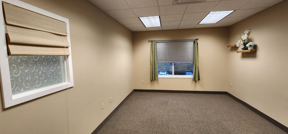 More Photos Of 1449 Old Waterbury Rd, Southbury Office For Sale