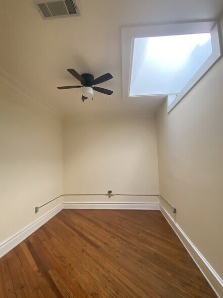 More Photos Of 213 E Louisiana St, McKinney Office For Lease