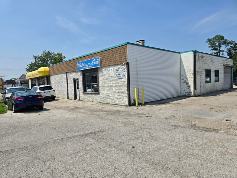 More Photos Of 1340 Ogden Ave, Downers Grove Freestanding For Sale