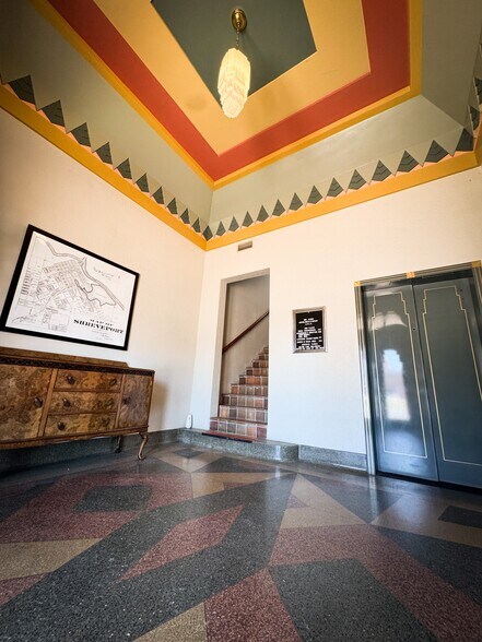 More Photos Of 900 Market St, Shreveport Office For Sale