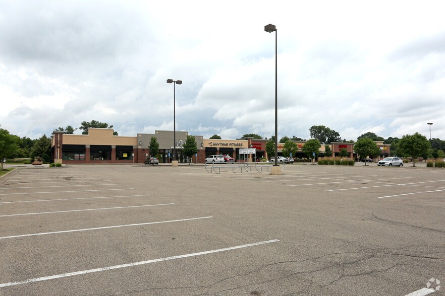 More Photos Of 750 Highway 110, Mendota Heights Storefront For Lease