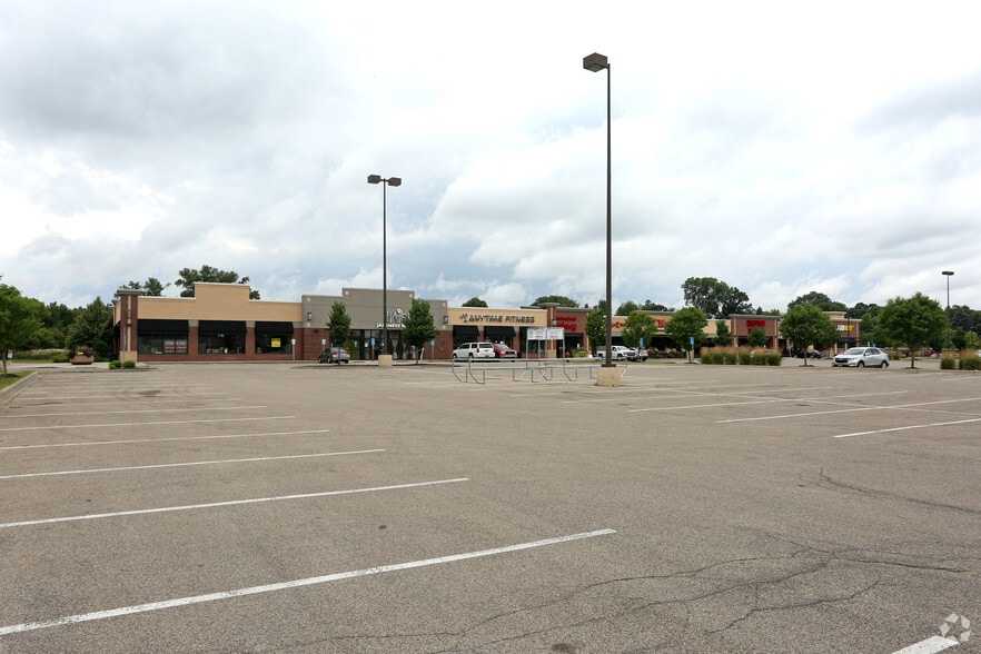 More Photos Of 750 Highway 110, Mendota Heights Storefront For Lease