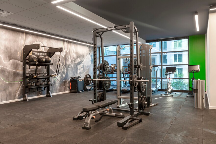 More Photos Of 4040 Wilson Blvd, Arlington Office For Lease