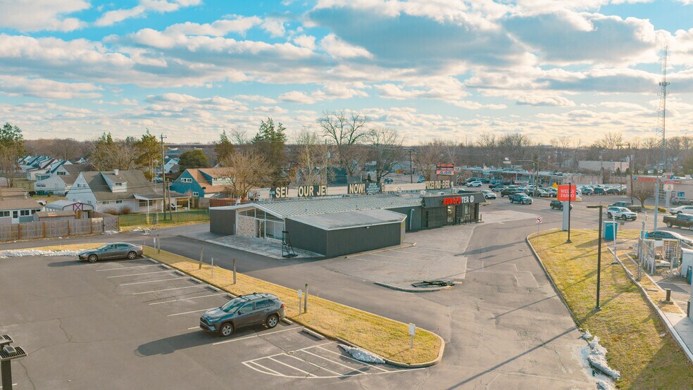 Primary Photo Of 4034 Veterans Hwy, Levittown Storefront For Lease