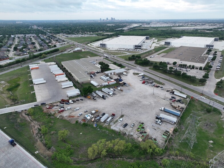 More Photos Of 3900 N Beach St, Haltom City Warehouse For Sale