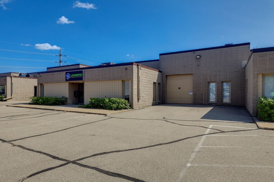 More Photos Of 7479-7491 Cahill Rd, Edina Showroom For Sale